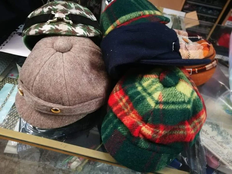 Cappelli Vintage bambino. Sei a fantasia e tinta unita. 600g..