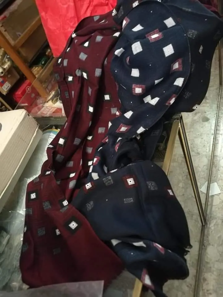 Due morbide ed eleganti sciarpe vintage uomo in lana, 127x60cm. 200g.