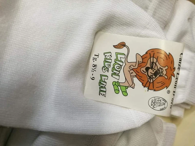 Otto paia di calzini bianchi 8,5 - 9. 400g.