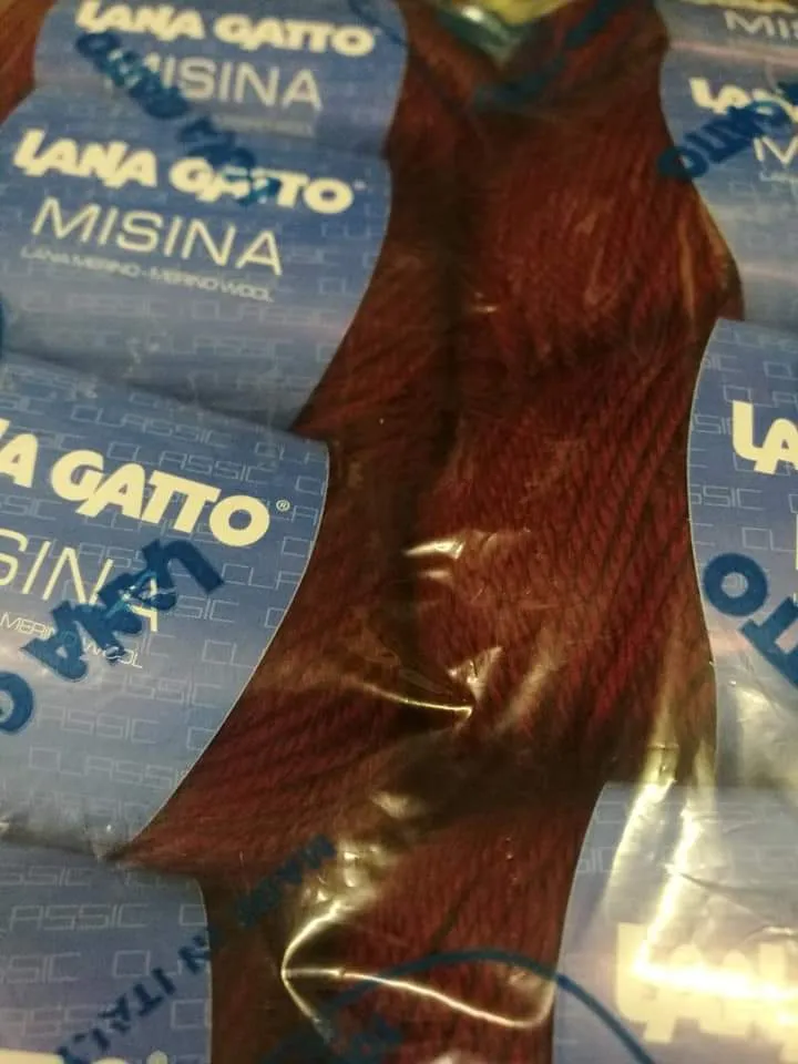 Pura lana Misina Gatto in gomitoli, confezione da 500g.
