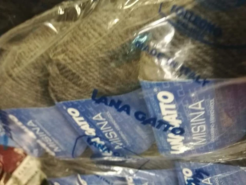 Pura lana Misina Gatto in gomitoli, confezione da 500g.