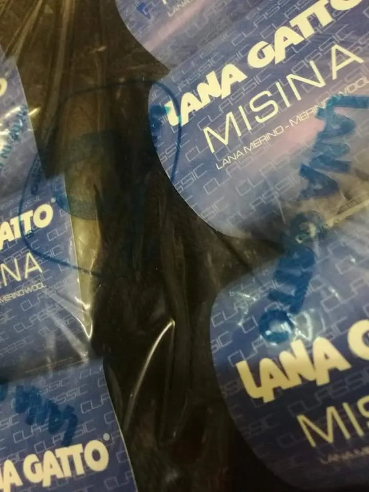 Pura lana Misina Gatto in gomitoli, confezione da 500g.