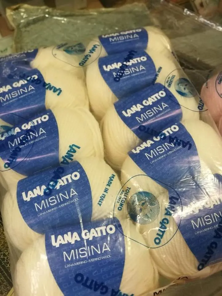 Pura lana Misina Gatto in gomitoli, confezione da 500g.