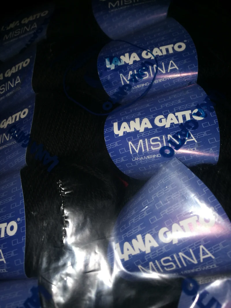 Pura lana Misina Gatto in gomitoli, confezione da 500g.