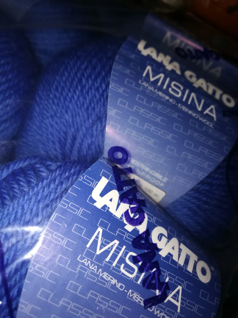 Pura lana Misina Gatto in gomitoli, confezione da 500g.