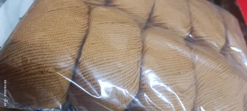 Pura lana Misina Gatto in gomitoli, confezione da 500g.