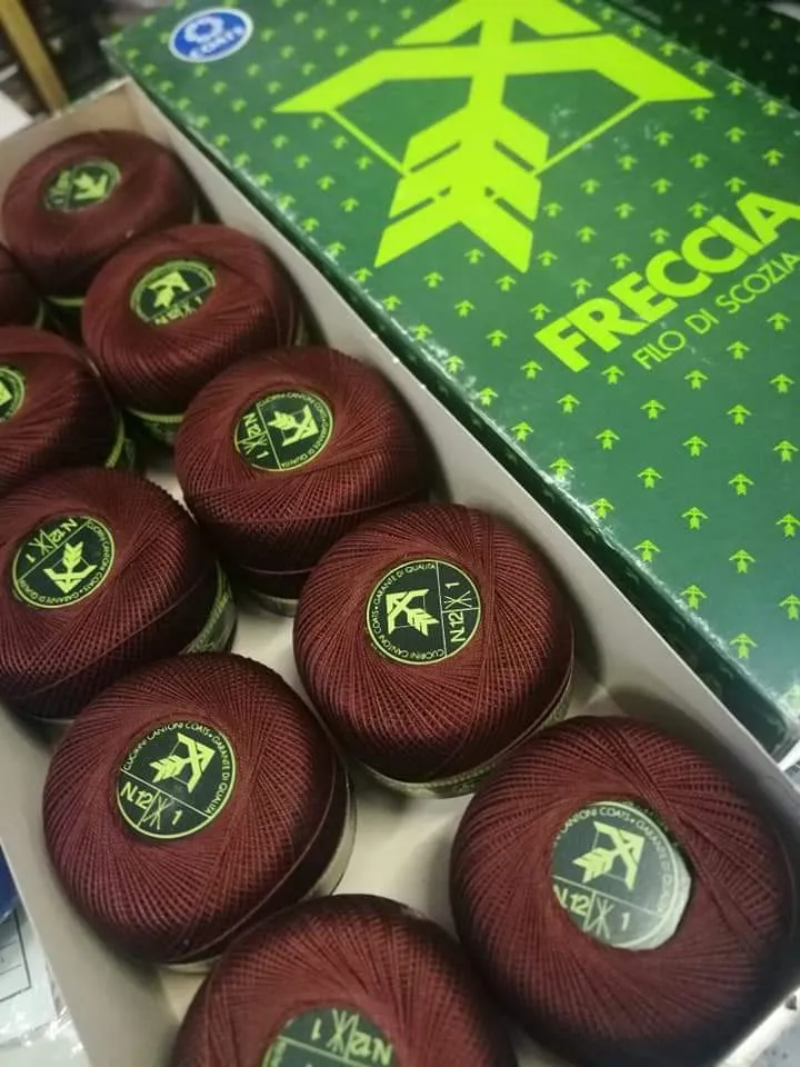 Cotone Freccia colorato a diversi titoli, confezione da 500g.