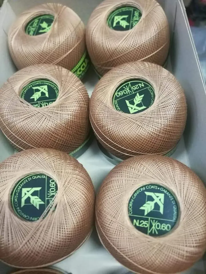 Cotone Freccia colorato a diversi titoli, confezione da 500g.