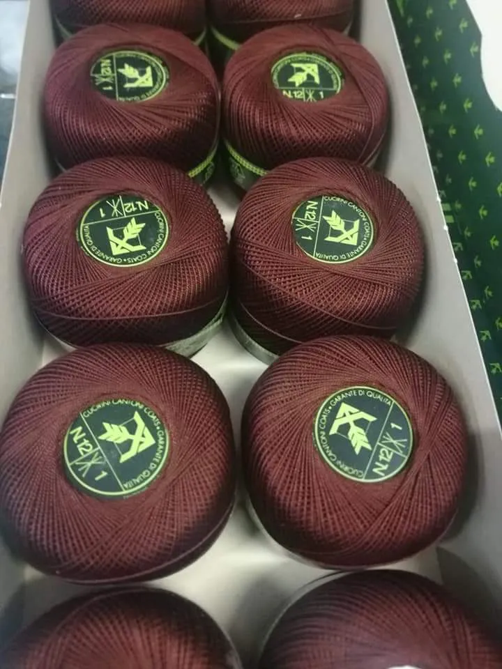 Cotone Freccia colorato a diversi titoli, confezione da 500g.