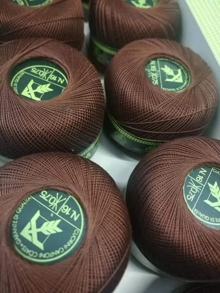 Cotone Freccia colorato a diversi titoli, confezione da 500g.