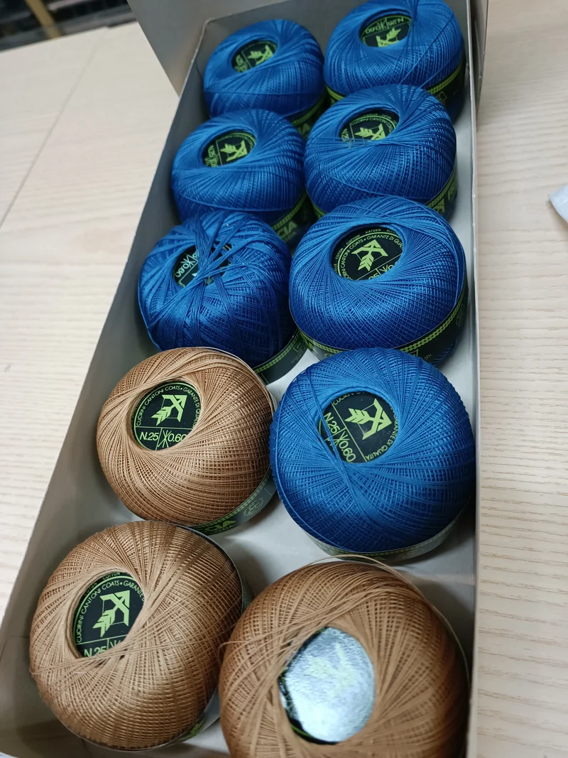 Cotone Freccia colorato a diversi titoli, confezione da 500g.