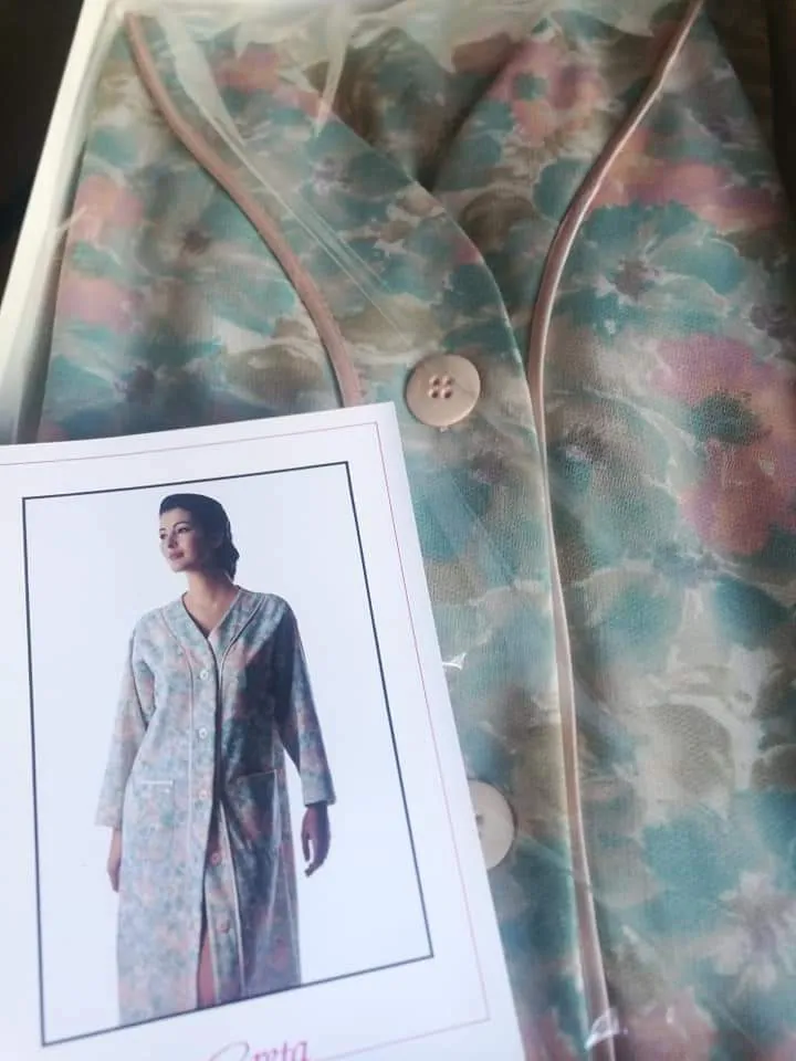 Vestaglia vintage da donna in piqué. Taglie 44 e 50, 1,4kg.