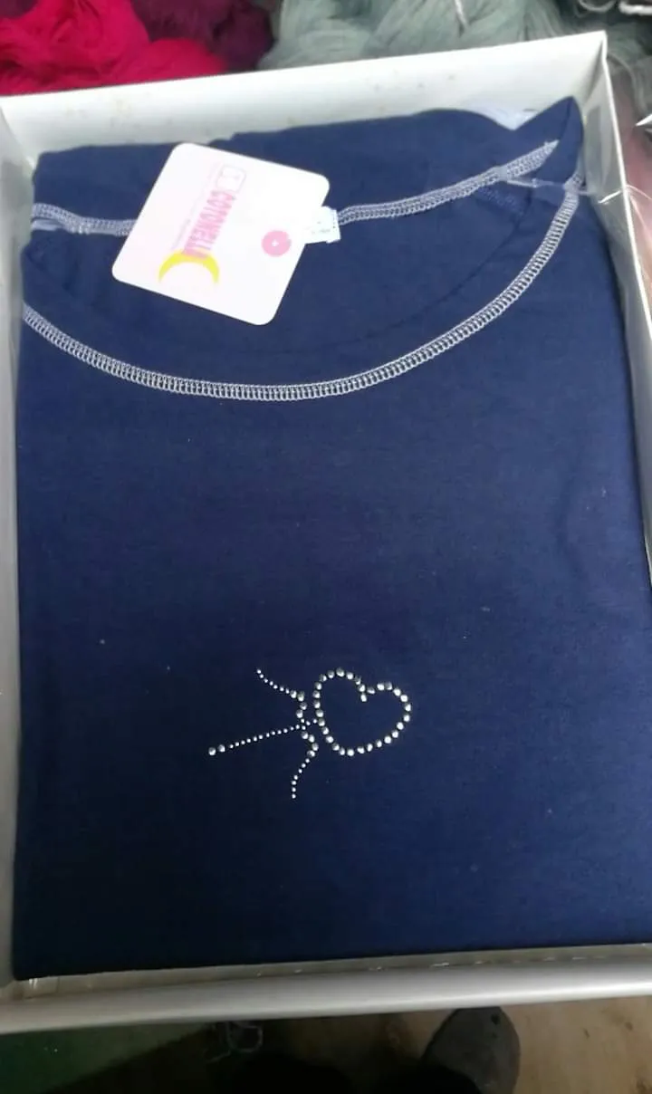 Pigiama estivo Cotonella( art. DD035), tinta unita maglia e fantasia nei pantaloncini, grigio melange e blu. 500g.