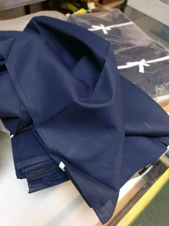 Foulards in puro cotone, colore blu, 80x80, 12 pezzi, 600g.