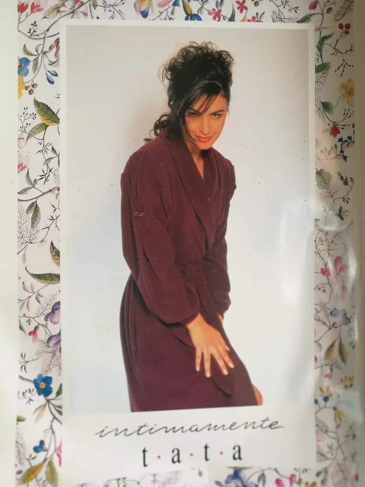 Vestaglia da donna elegante e calda, colore prugna, 1kg.