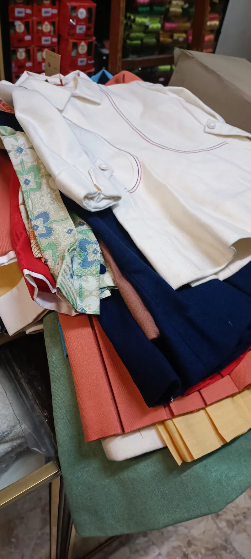 Stock di venti abiti bimba, vintage anni sessanta, 8kg.
