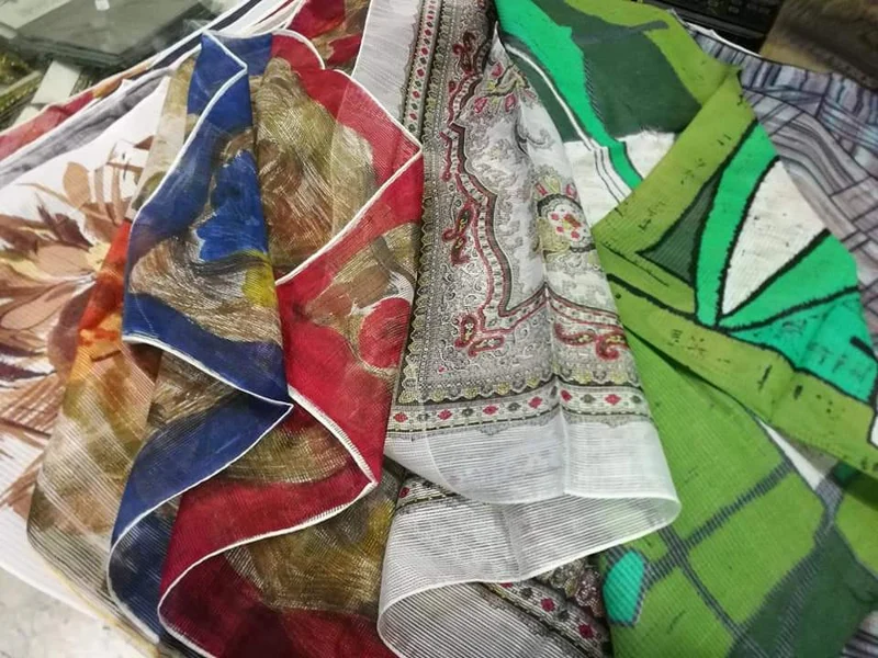 Foulards vintage, 30 pezzi a fantasie assortite, 400g.