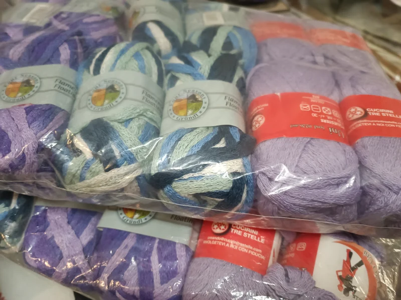 Filato a rete in mix di fantasie, 600g.