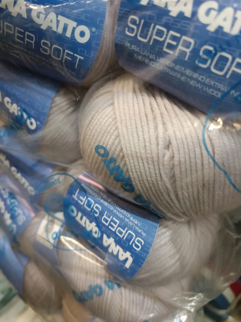 Pura lana Super Soft Gatto, confezione da 500g.