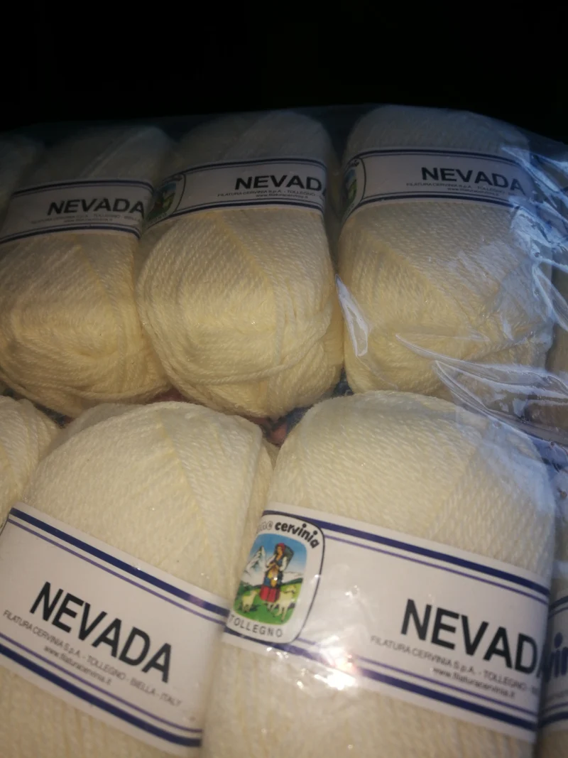 Misto lana Nevada della Cervinia, ferri 4, 125 m a gomitolo. Confezione da 500g.