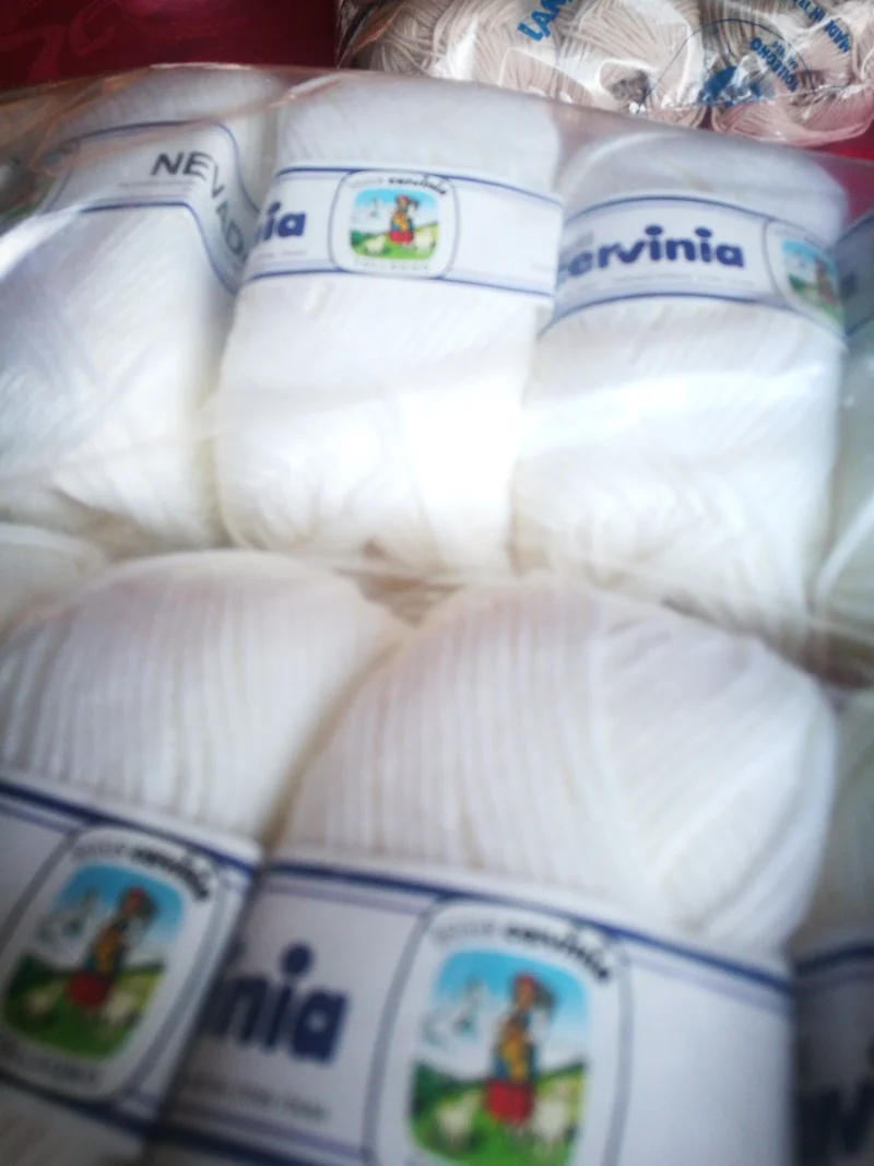 Misto lana Nevada della Cervinia, ferri 4, 125 m a gomitolo. Confezione da 500g.