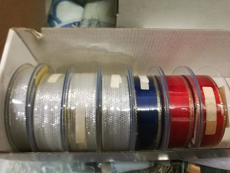 Rotolo di 20m di nastro natalizio, 100g.