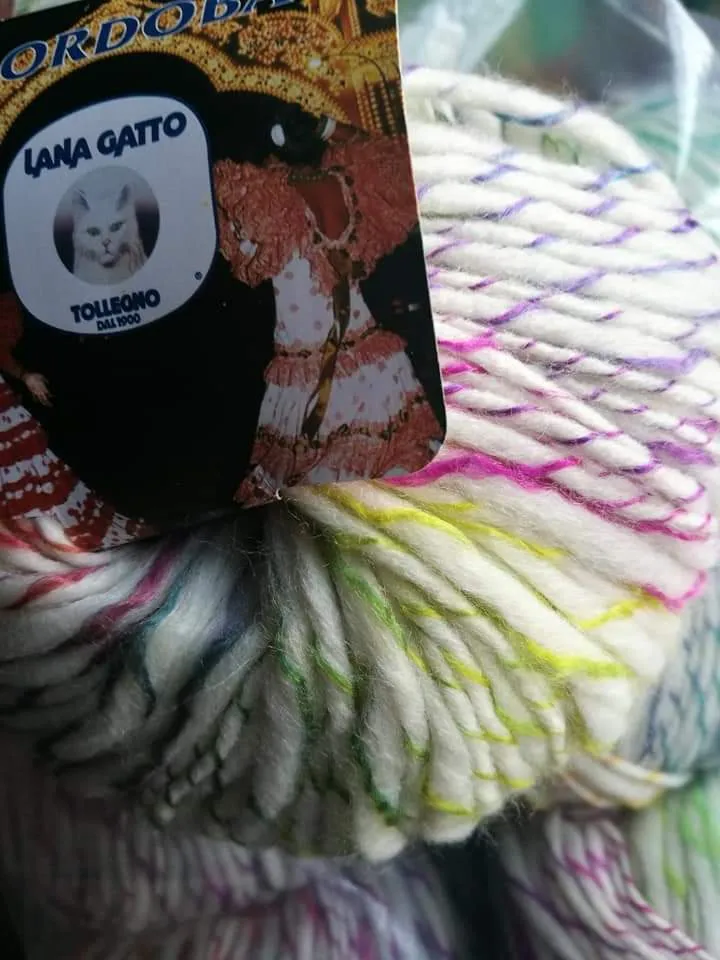 Cordoba Gatto, filato moda fantasia. Confezione da 500g.
