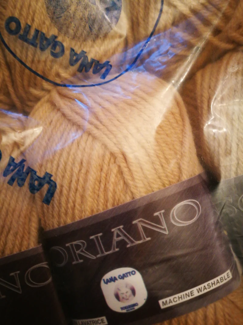 Soriano Lana Gatto, misto lana(70%) in gomitoli, confezione da 500g.