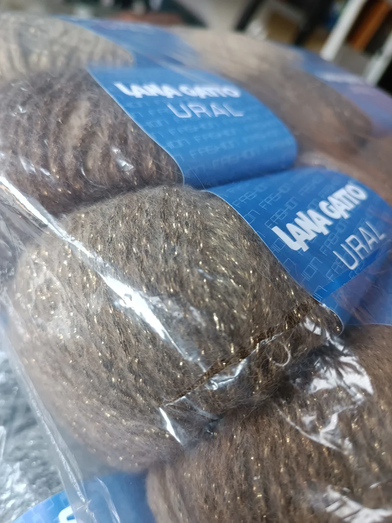 Filato moda Ural Lana Gatto, confezione da 500g.