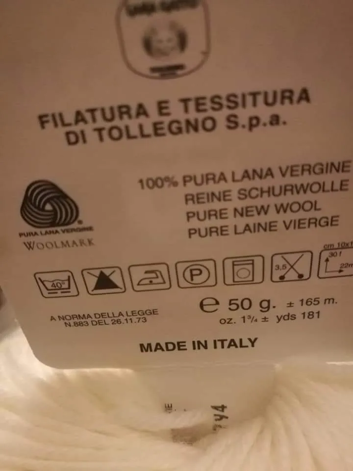 Wool Gatto, pura lana vergine in gomitoli, confezione da 500g.