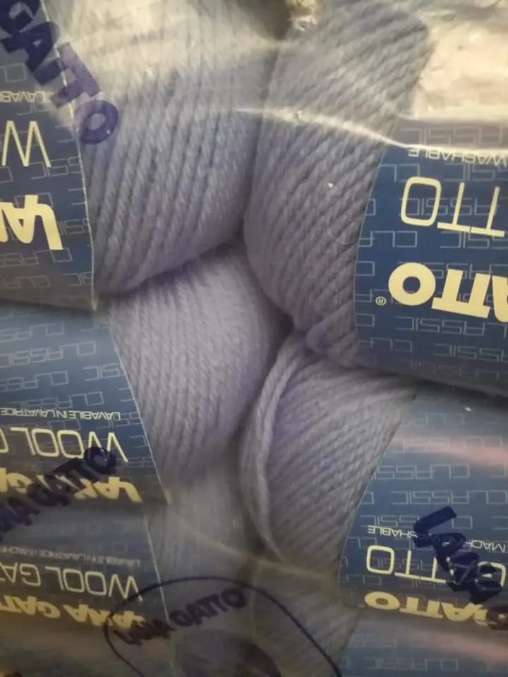 Wool Gatto, pura lana vergine in gomitoli, confezione da 500g.