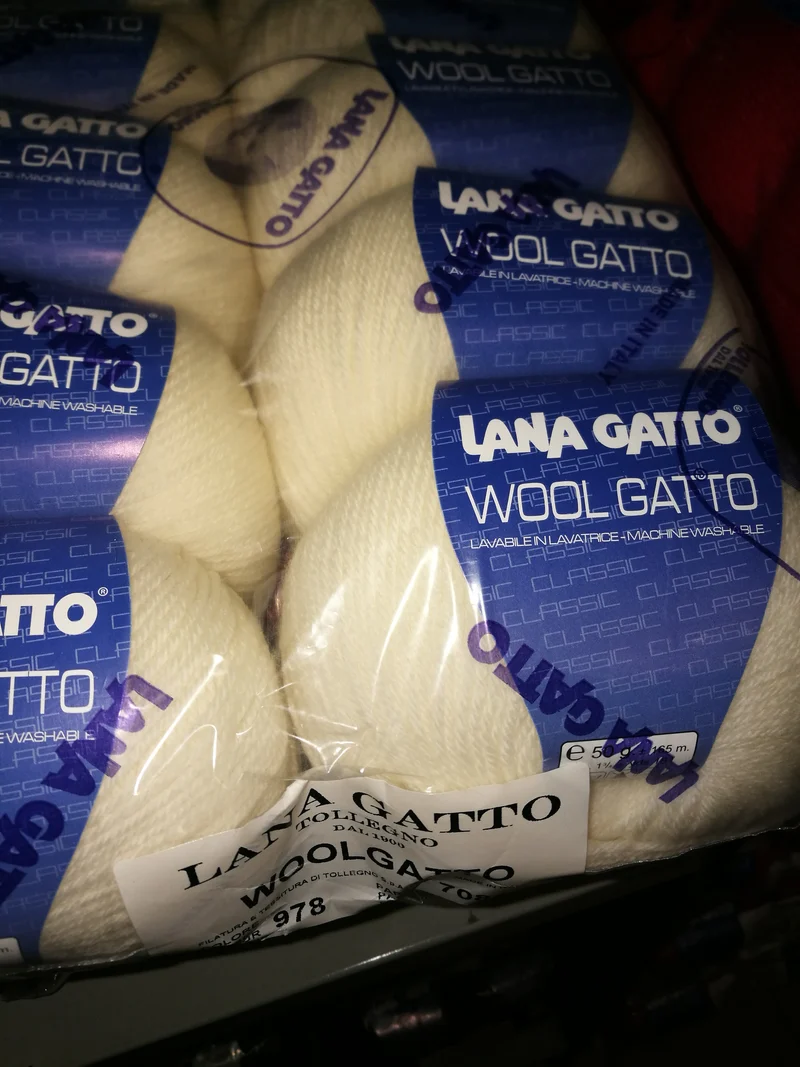 Wool Gatto, pura lana vergine in gomitoli, confezione da 500g.