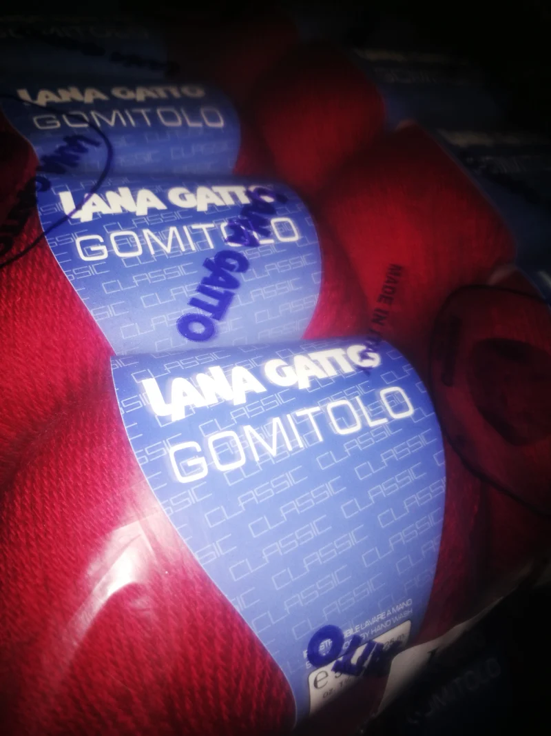 Wool Gatto, pura lana vergine in gomitoli, confezione da 500g.
