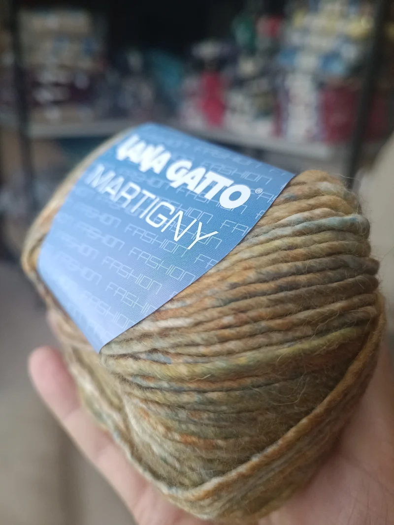 Martigny, filato moda fantasia Gatto, misto lana. 500g..