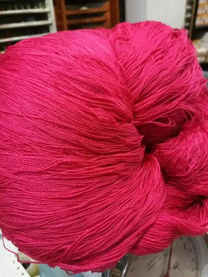 Setificato in matasse da 400 / 500g.