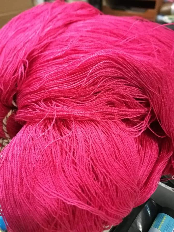 Setificato in matasse da 400 / 500g.