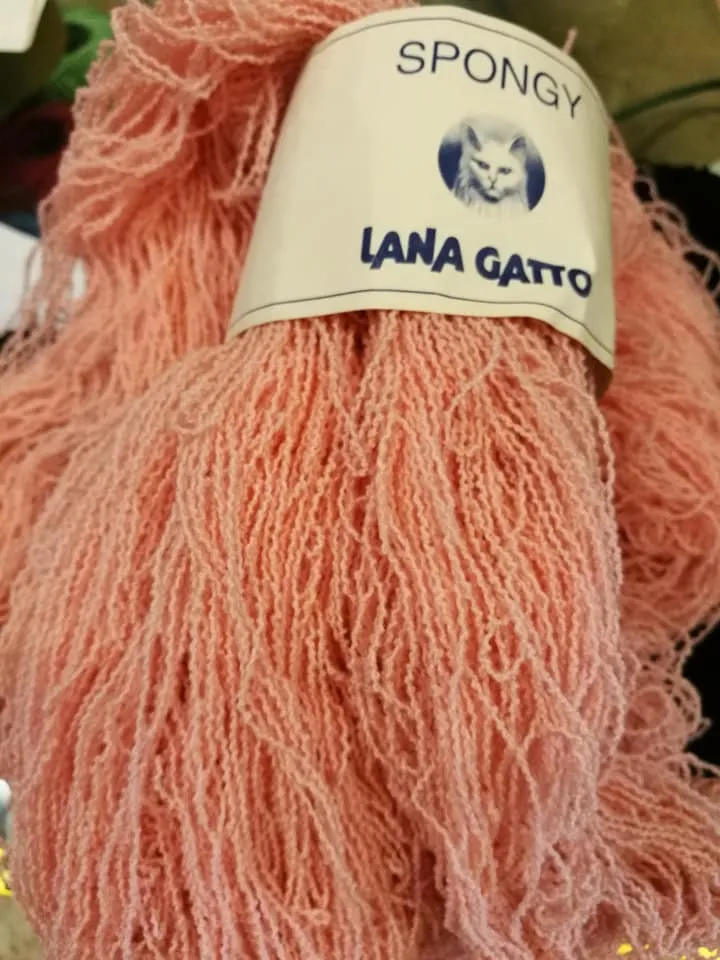 Spongy Gatto, matasse frisè di 100g.