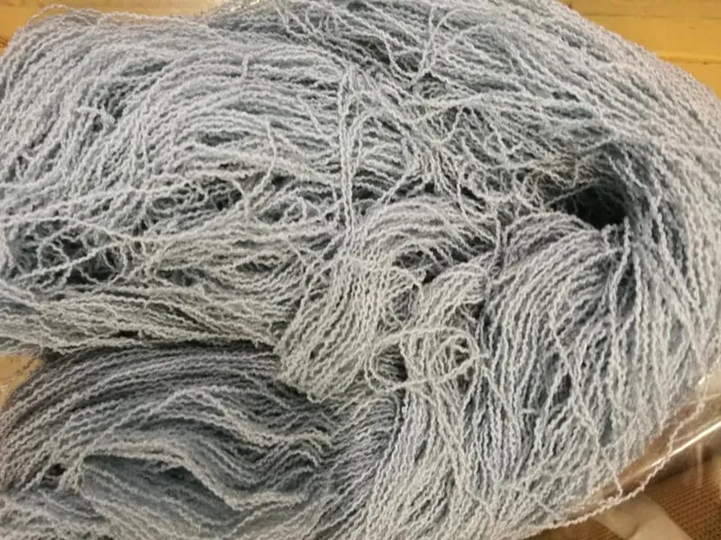 Spongy Gatto, matasse frisè di 100g.
