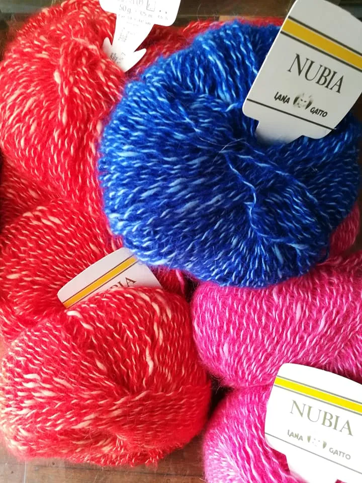 Mohair Nubia, mohair(45%) e cotone(40%), poliestere(15%) scatola da 500g