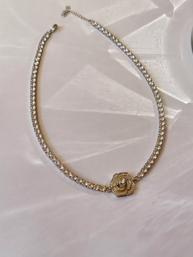 Rosé Crystal Necklace | Collana con rosa e cristalli