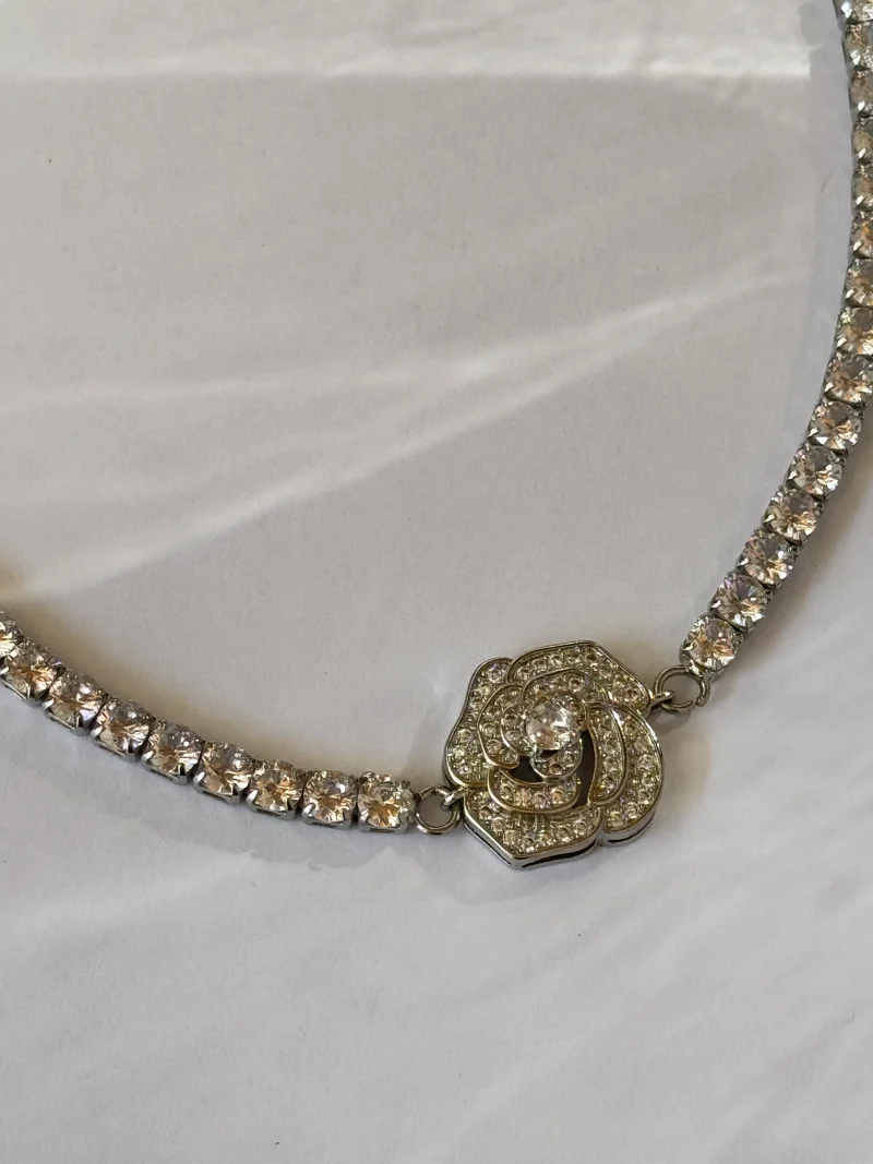 Rosé Crystal Necklace | Collana con rosa e cristalli