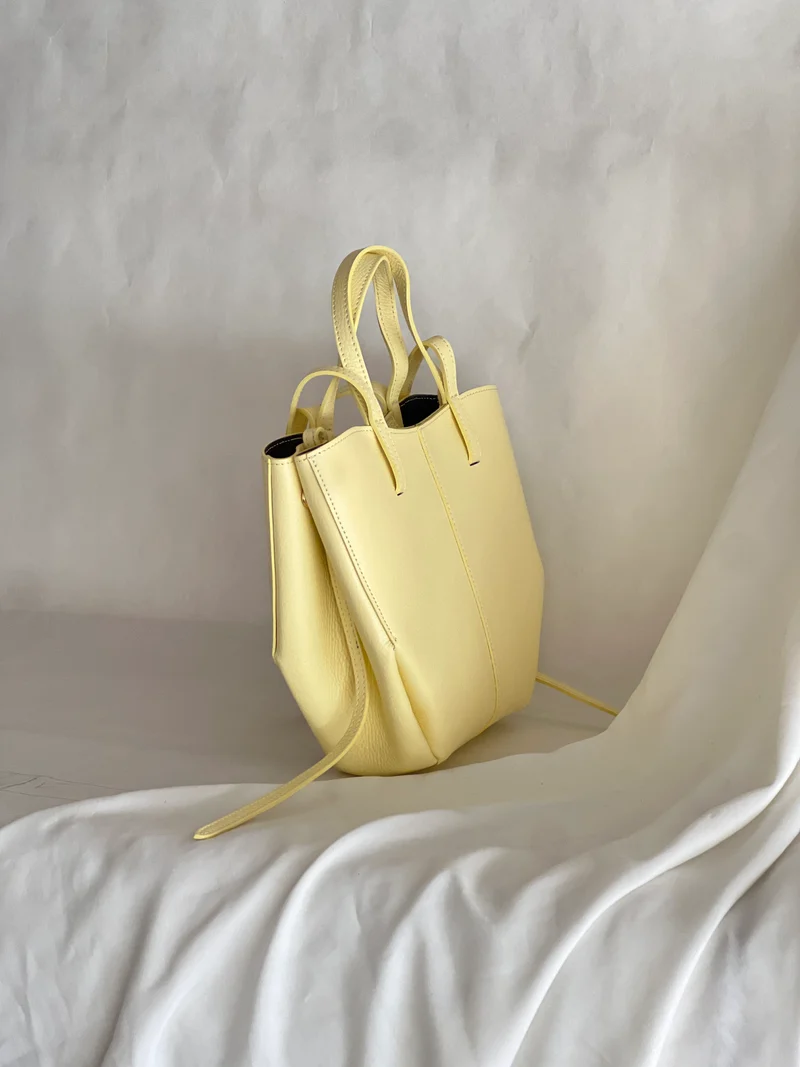 Borsa hobo media in pelle tonalità macaron