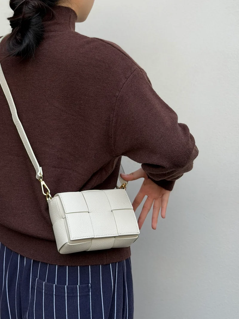 Mini borsa a tracolla in pelle intrecciata