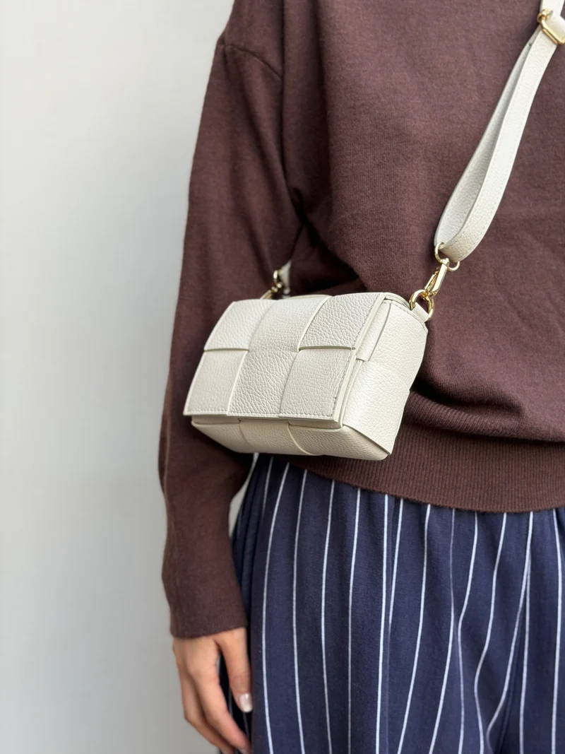Mini borsa a tracolla in pelle intrecciata