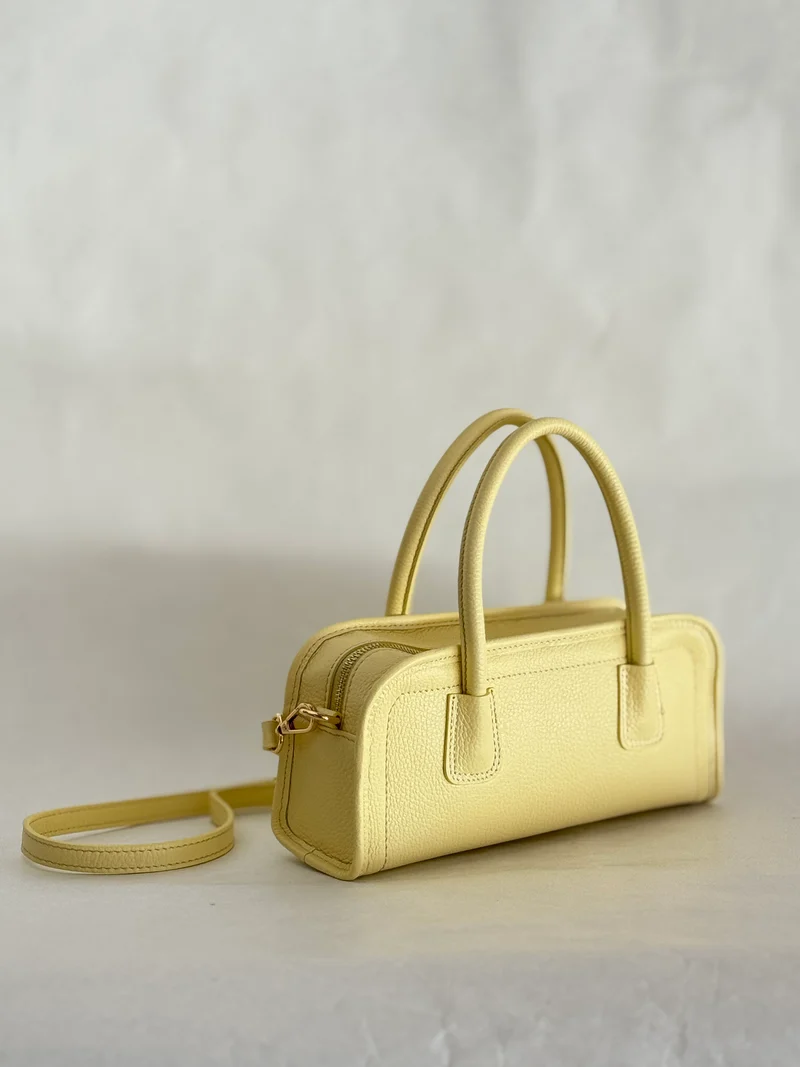 Borsa baguette in pelle color giallo pulcino