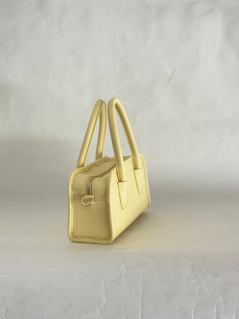 Borsa baguette in pelle color giallo pulcino