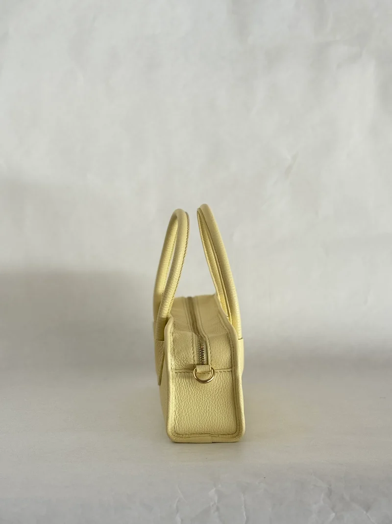 Borsa baguette in pelle color giallo pulcino