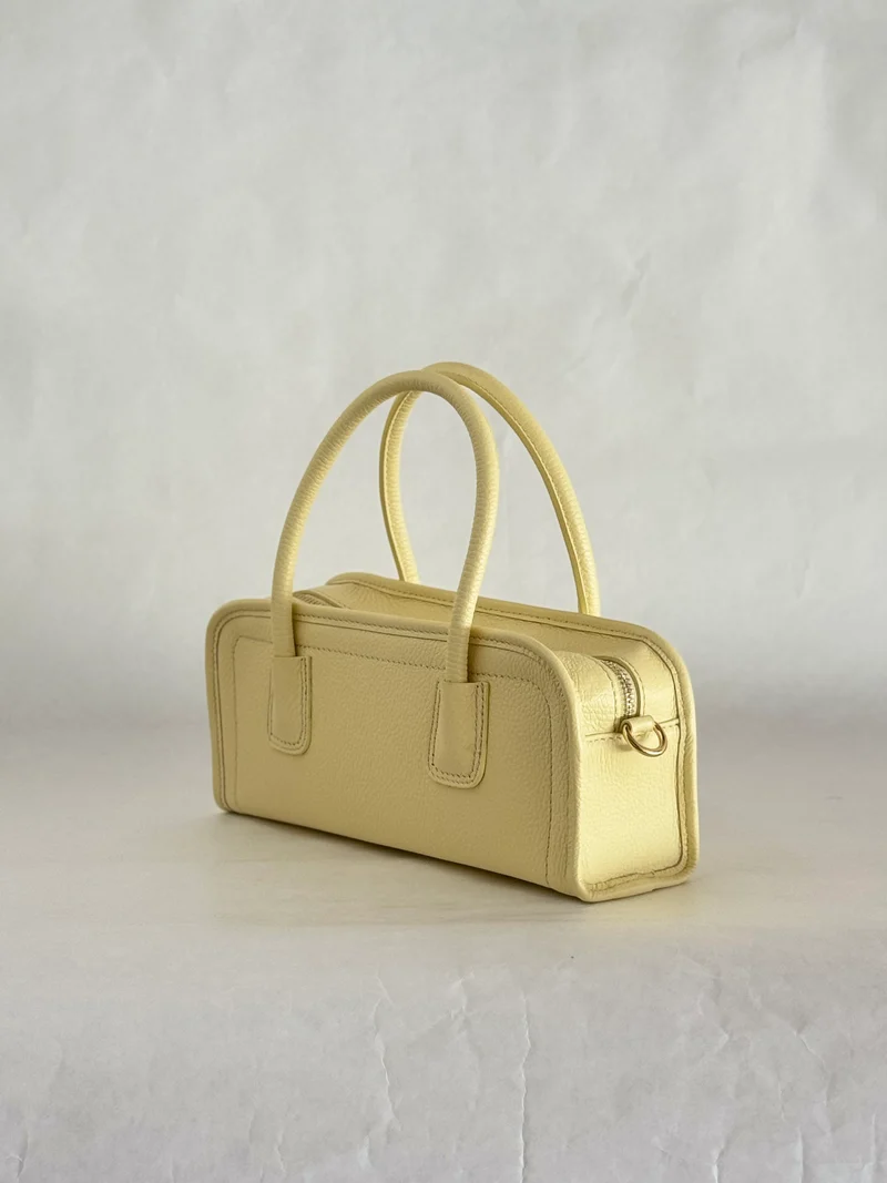 Borsa baguette in pelle color giallo pulcino