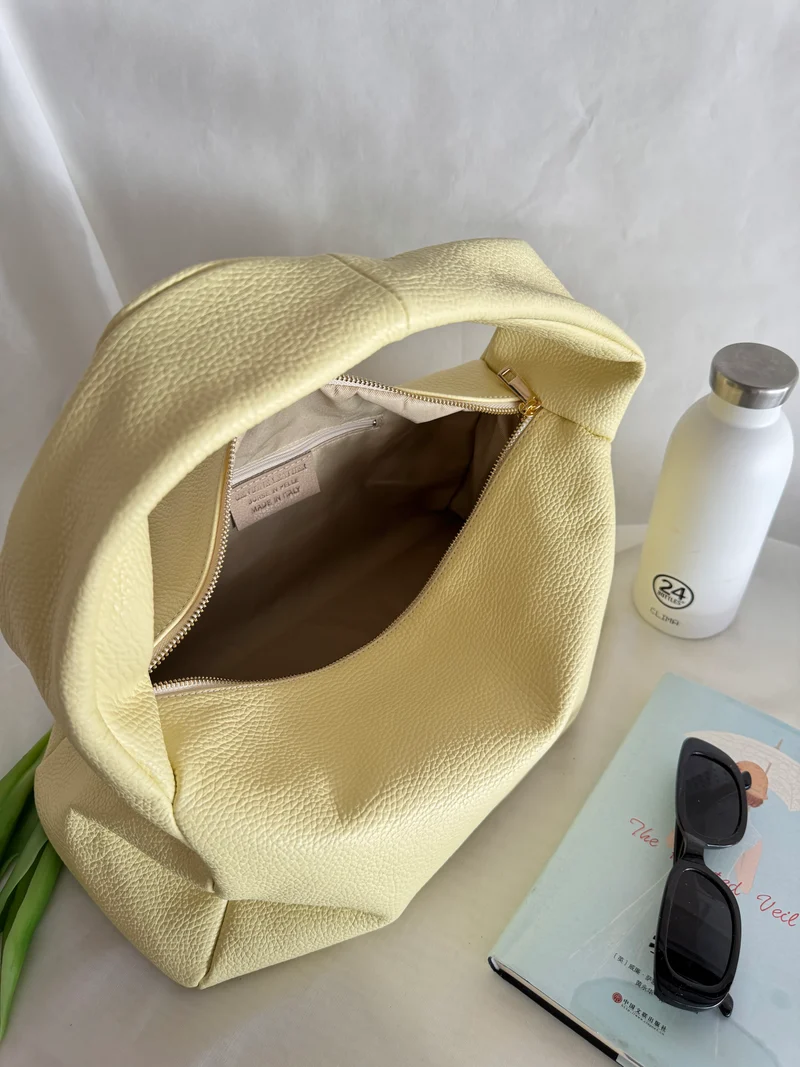 Borsa a spalla effetto “puff” in tonalità macaron