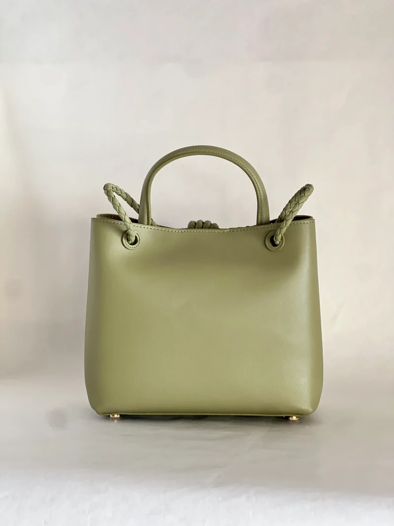 Borsa tote media in pelle intrecciata con dettagli a nodo